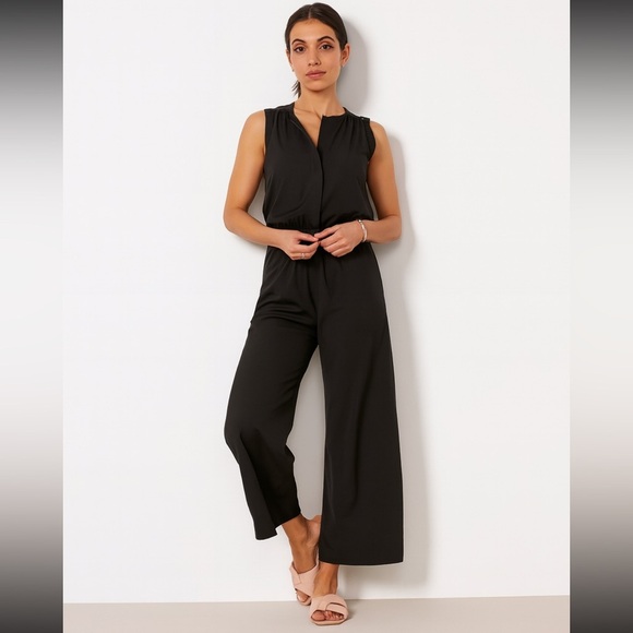 Evereve Pants - Evereve Black Sleeveless Wide Leg Jumpsuit Size Small